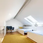 Carol House نازاريه