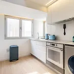 Carol House شقة