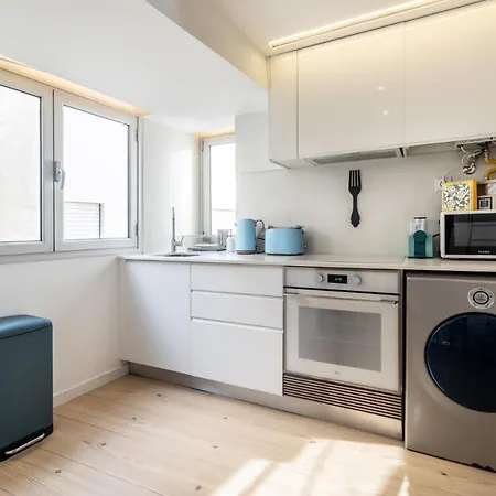 Carol House * Nazaré